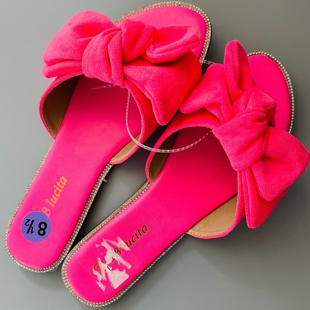 LUCITA Fabulous New Day-Glo PINK Faux SUEDE Bow Tie Flat SANDALS Size 8 1/2